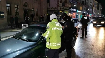 Aksaray’da Çevik Kuvvetten ’şok’ denetim
