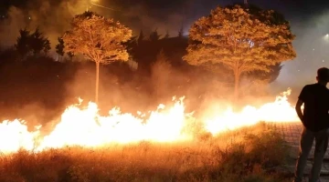 Aksaray’da geceyi aydınlatan alevler paniğe neden oldu
