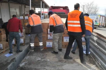 Akşehir Belediyesinden deprem bölgesine yardım kolisi
