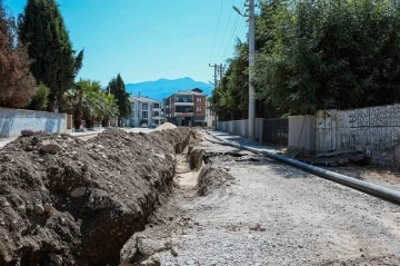 Akyazı’da 3 bin 500 metrelik içme suyu hattı yenileniyor
