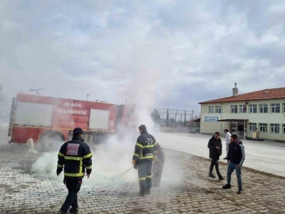 Alaca Belediyesi’nden öğrencilere yangın eğitimi
