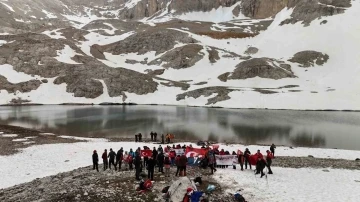 Aladağlar’da ‘Türkiye’nin Gücü Gençliği’ tırmanışı
