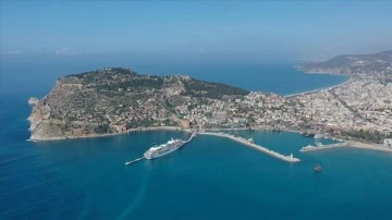 Alanya'da kruvaziyer sayısındaki artıştan turizmciler mutlu oldu