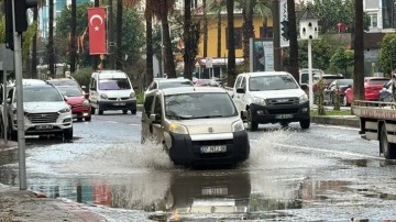 Alanya'da şiddetli yağmur ve dolu