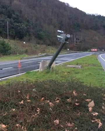 Alaplı’da iki araç çarpıştı
