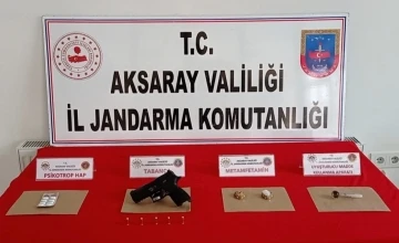 Aldığı uyuşturucuyla arabada sızan sürücü jandarmaya yakalandı
