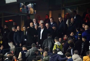 Ali Koç'a derbi sonrası tribünden tepkiler geldi