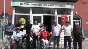 Almanya’dan Kütahya’ya tekerlekli sandalye ve yürüteç getirdiler
