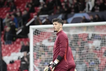 Altay Bayındır: &quot;Galatasaray ile oynadığımız maçlardaki atmosferi seviyordum&quot;
