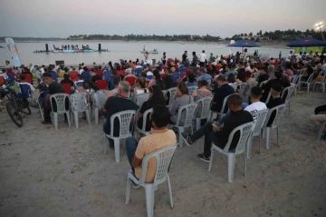 Altın Koza çerçevesinde göl üzerinde konser
