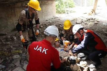 Amasya’da komandolara arama-kurtarma eğitimi
