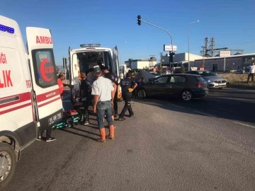 Amasya’da üç araç kavşakta çarpıştı: 1’i ağır 6 yaralı
