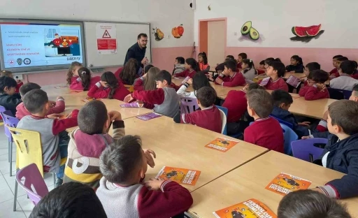 Amasya polisinden öğrencilere siber güvenlik semineri
