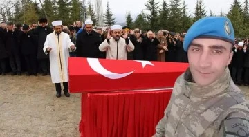 Amasya şehidini dualarla son yolculuğuna uğurladı 