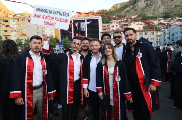 Amasya Üniversitesi 5bin320 mezun verdi
