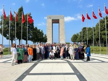 Amasyalı kadınları duygulandıran Çanakkale gezisi: “Toprağa basmaya çekindik&quot;
