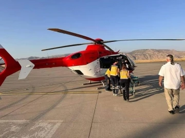 Ambulans helikopter pnömoni entübe olan 40 günlük bebek için havalandı
