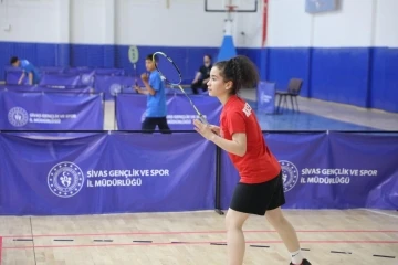 ANALİG badminton grup müsabakaları Sivas’ta başladı
