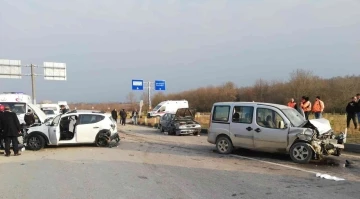 Aniden yola çıktı zincirleme kaza meydana geldi