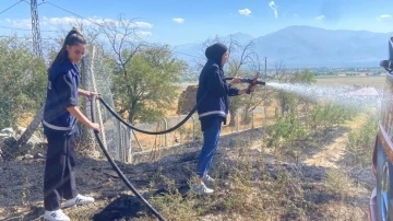 Anız yangını büyümeden söndürüldü
