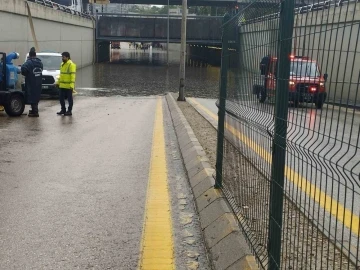 Ankara’da alt geçitleri su bastı
