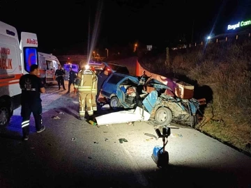 Ankara’da çarpışan iki araç hurdaya döndü: 2 ölü, 6 yaralı