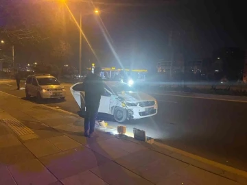 Ankara’da otomobil kaldırımdaki yayalara çarptı: 2 ölü