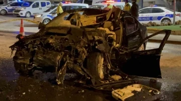 Ankara’da sulama tankerine çarpan otomobilin sürücüsü olay yerinde hayatını kaybetti