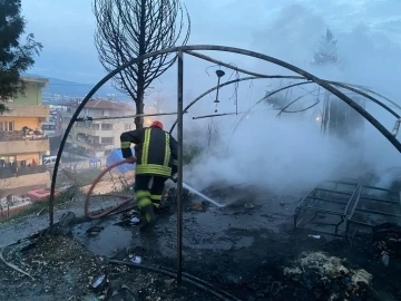 Antakya’da yanan çadır kullanılmaz hale geldi
