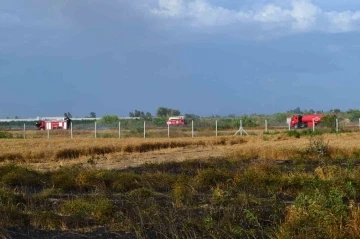 Antalya’da 250 dekarlık buğday tarlası hasat yapılamadan kül oldu
