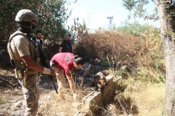 Antalya’da 300 polisle 15 adrese helikopter destekli eş zamanlı uyuşturu operasyonu