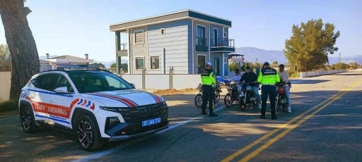 Antalya’da kurallara uymayan motosiklet sürücülerine ceza yağdı
