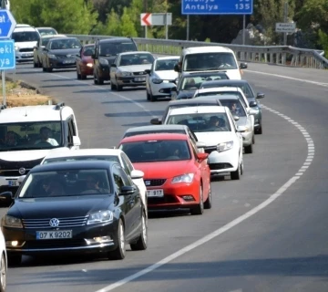 Antalya’da motorlu kara taşıtları sayısı 1 milyon 387 bin 25 oldu
