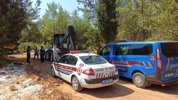 Antalya’da orman yangınına neden olacak atık ve çöpler temizlendi
