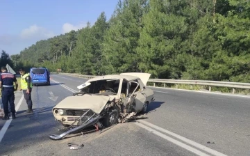 Antalya’da otomobiller çarpıştı: 2 yaralı
