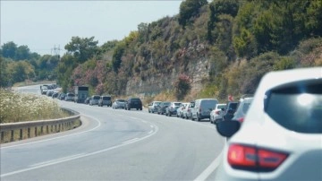 Antalya-Konya kara yolunda trafik yoğunluğu