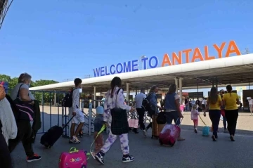 Antalya turizmde tüm zamanların rekorunu kırdı
