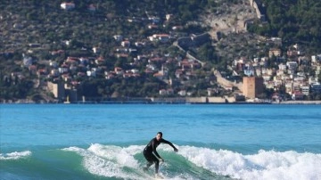 Antalya, yarıyıl tatilini sahil kesiminde geçirmek isteyen yerli turistin rotasında