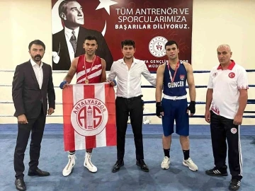 Antalyasporlu boksör Muhammet Ali, Antalya şampiyonu oldu
