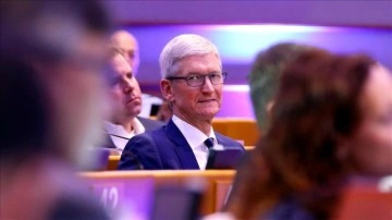 Apple, CEO'su Cook'un yıllık maaşından yaklaşık yüzde 40 kesinti yapacak