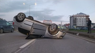 Aracıyla takla atan kadın sürücü yaralandı