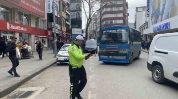 Araçları tek tek durdurdular
