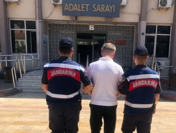 Aranan 4 şüpheliyi jandarma yakaladı
