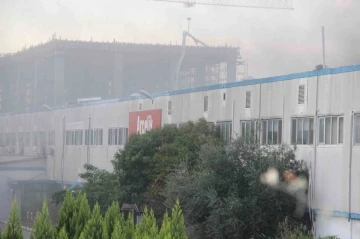 Manisa OSB'de buzdolabı fabrikasındaki yangın söndürüldü