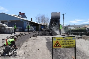 Ardahan’da yol yapım çalışmaları sürüyor
