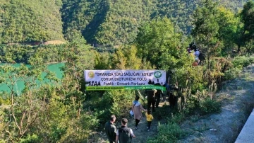 Artvin’de Cumhuriyetin 100. yıl etkinlikleri kapsamında doğa yürüyüşü düzenlendi
