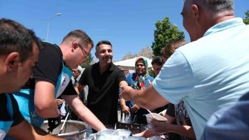 Aşurenin bereketi Sivrihisar’ı sardı
