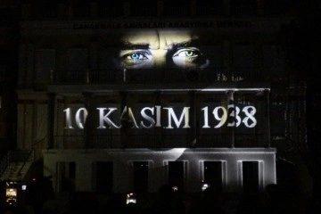 Atatürk '3D Mapping' gösterisiyle anıldı