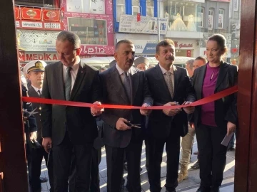 Atatürk konulu resim sergisi açıldı
