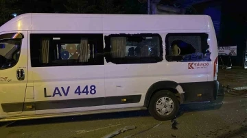 Avcılar’da alkollü sürücünün kullandığı araç taksiye çarptı: 4 yaralı
